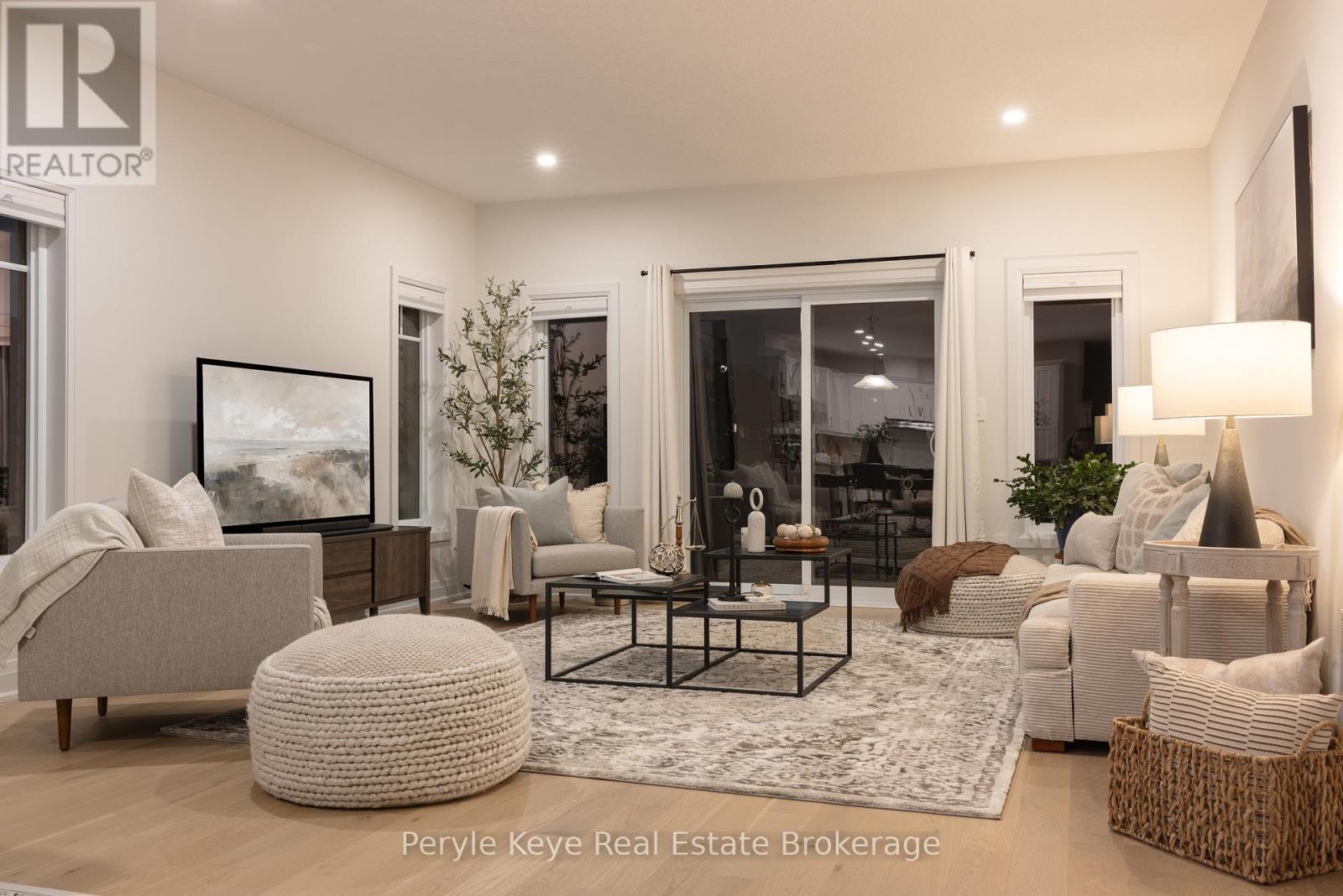 14 Charles Morley Boulevard, Huntsville, Ontario P1H 0G5 - Photo 8 - X12451087