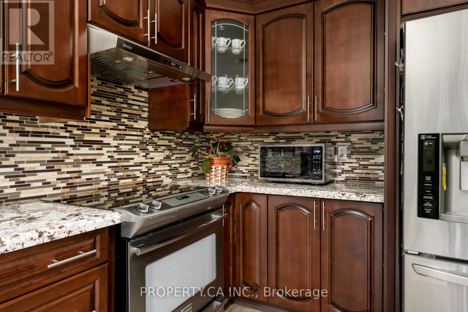 12 Suncrest Drive, Brampton, Ontario  L6X 4L6 - Photo 19 - W12522200