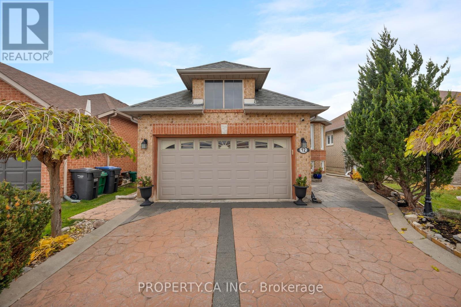 12 Suncrest Drive, Brampton, Ontario  L6X 4L6 - Photo 3 - W12522200