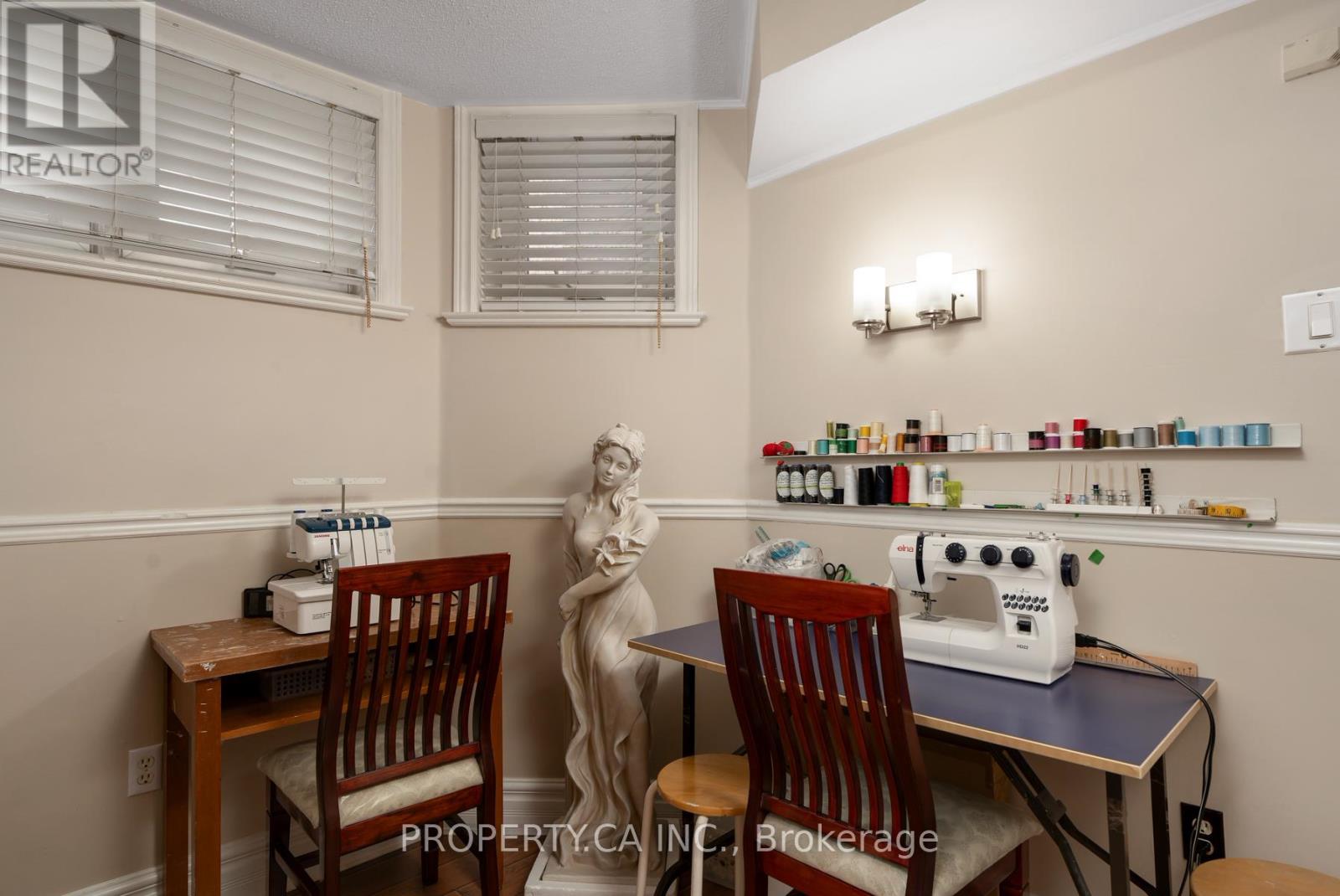 12 Suncrest Drive, Brampton, Ontario  L6X 4L6 - Photo 31 - W12522200