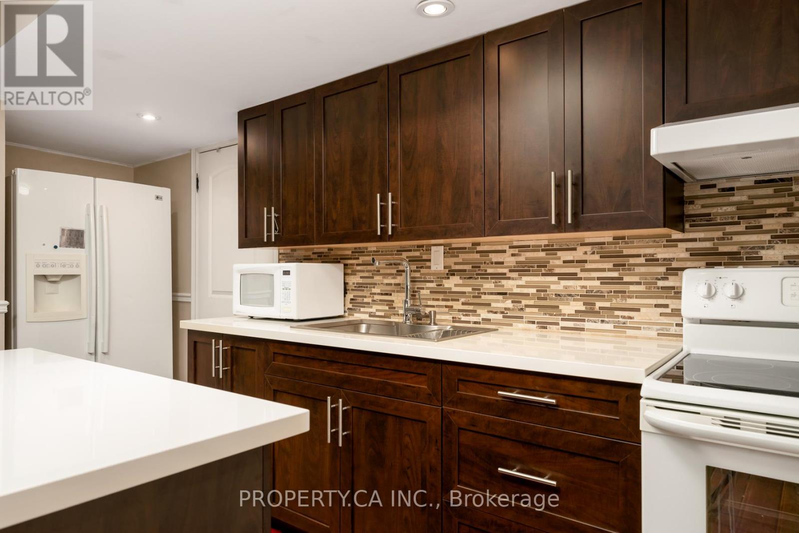 12 Suncrest Drive, Brampton, Ontario  L6X 4L6 - Photo 33 - W12522200