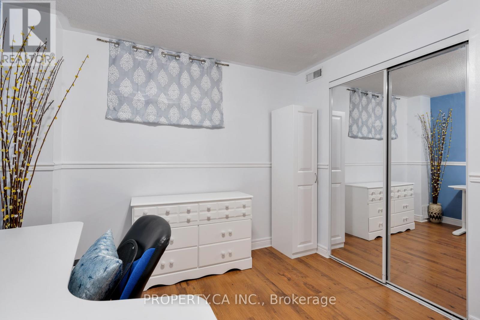 12 Suncrest Drive, Brampton, Ontario  L6X 4L6 - Photo 38 - W12522200