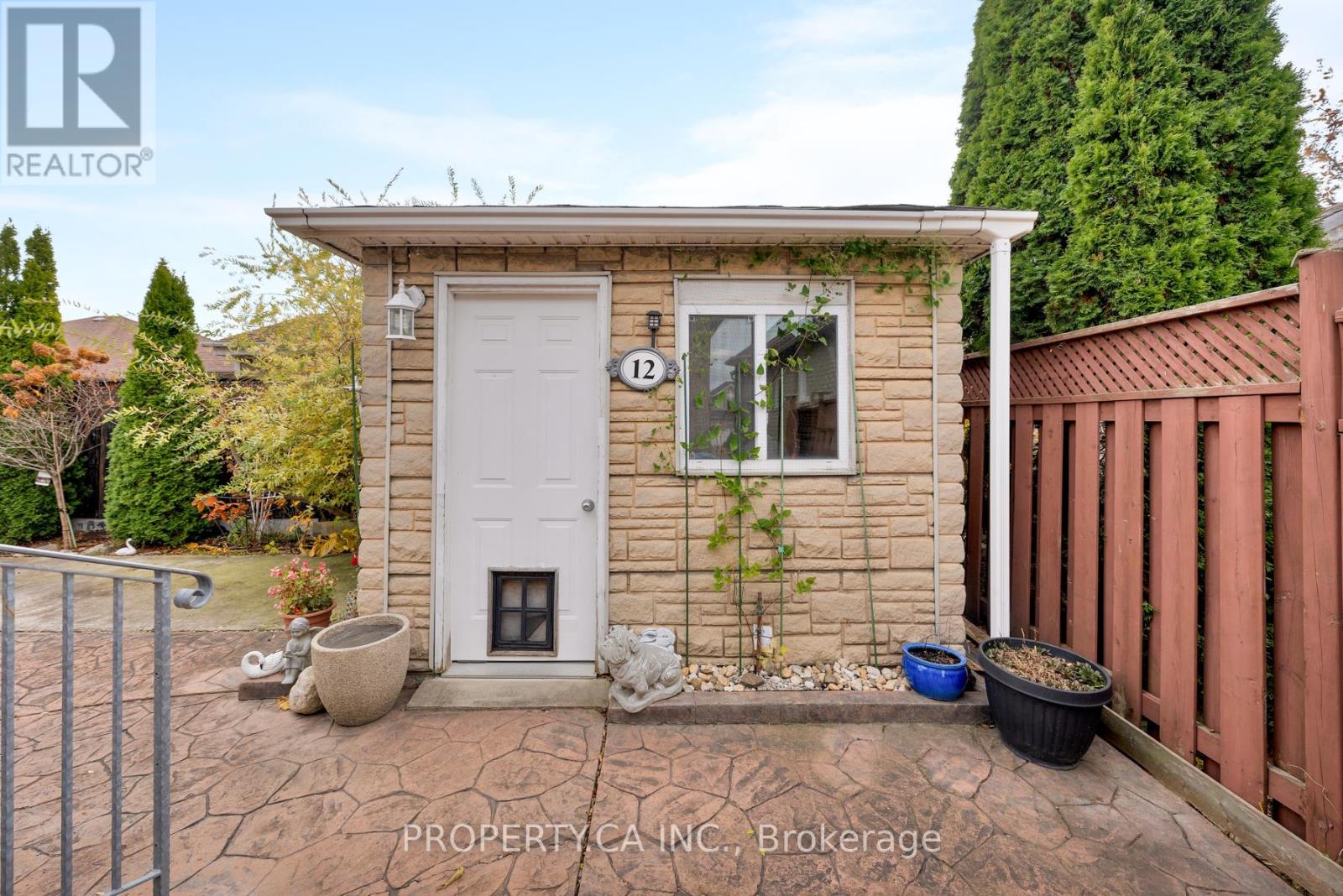 12 Suncrest Drive, Brampton, Ontario  L6X 4L6 - Photo 42 - W12522200