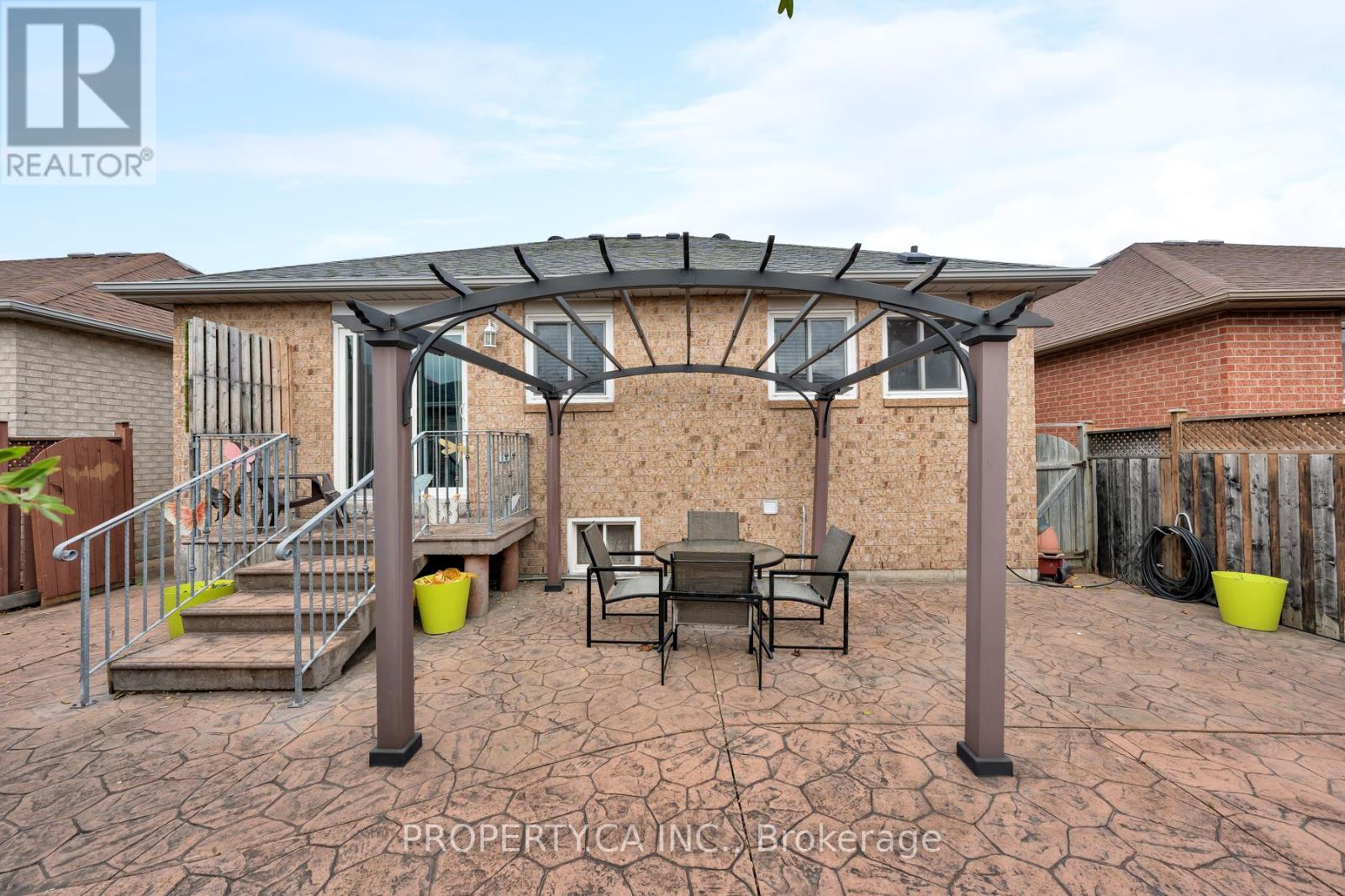 12 Suncrest Drive, Brampton, Ontario  L6X 4L6 - Photo 45 - W12522200