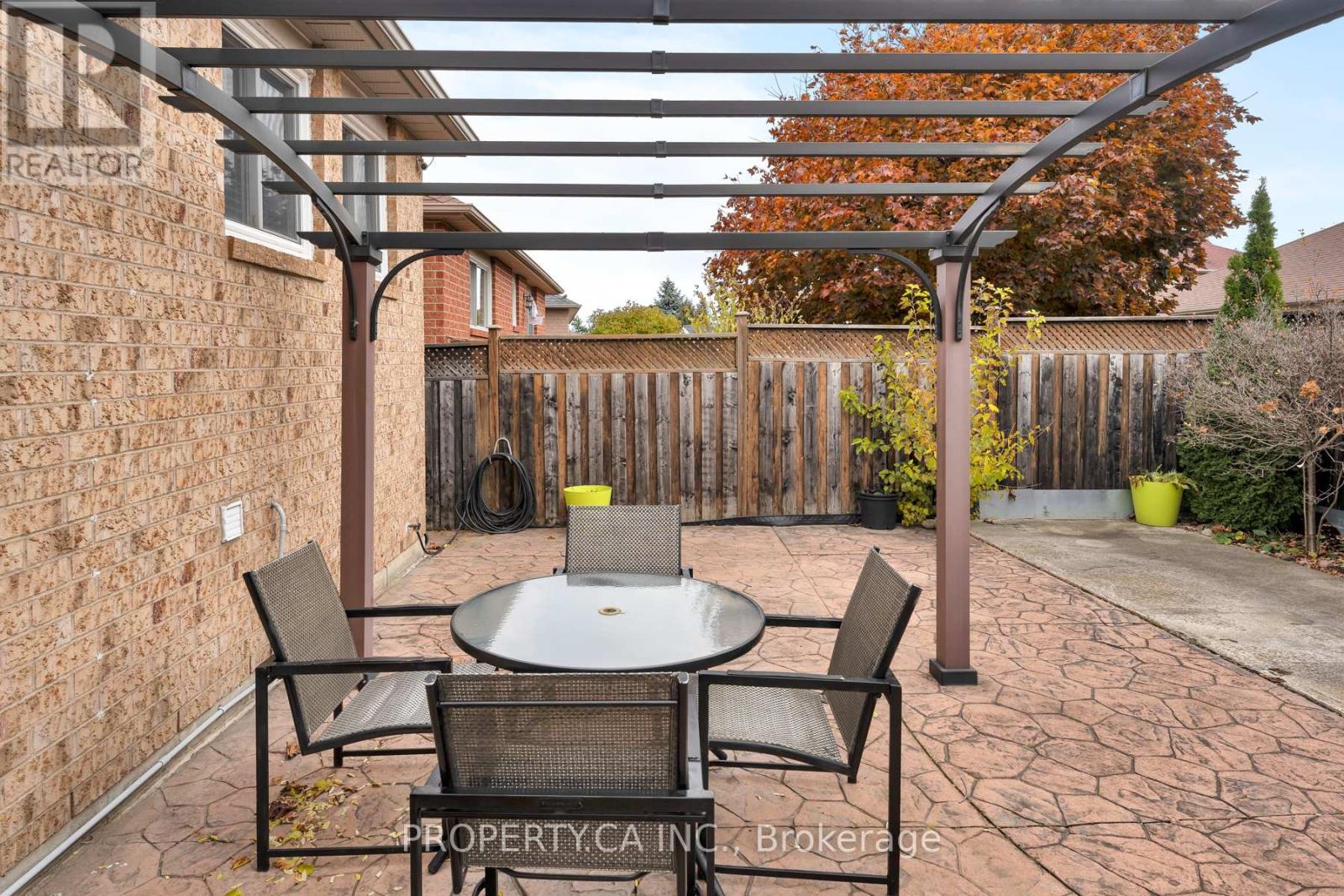 12 Suncrest Drive, Brampton, Ontario  L6X 4L6 - Photo 49 - W12522200