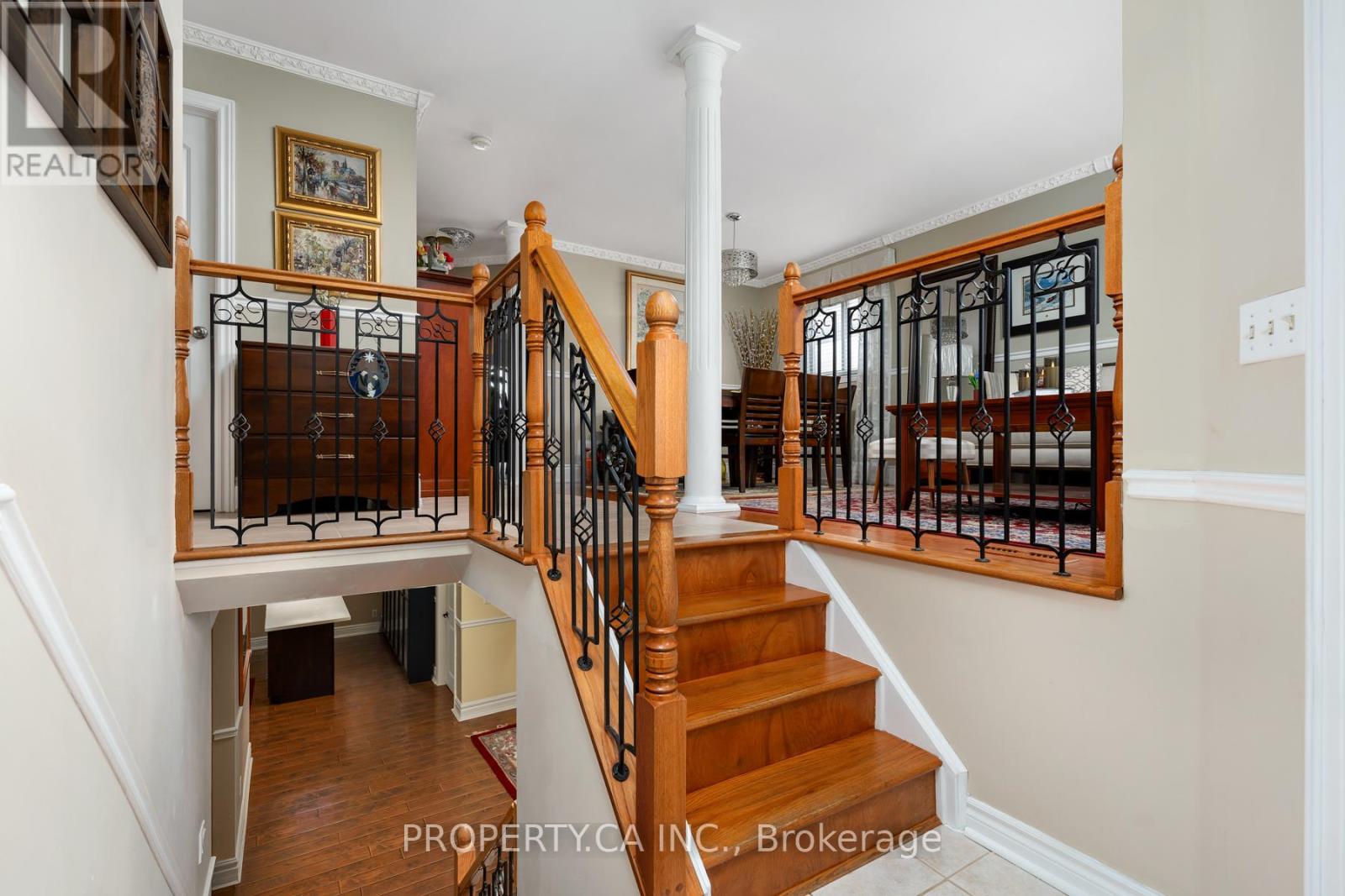 12 Suncrest Drive, Brampton, Ontario  L6X 4L6 - Photo 7 - W12522200