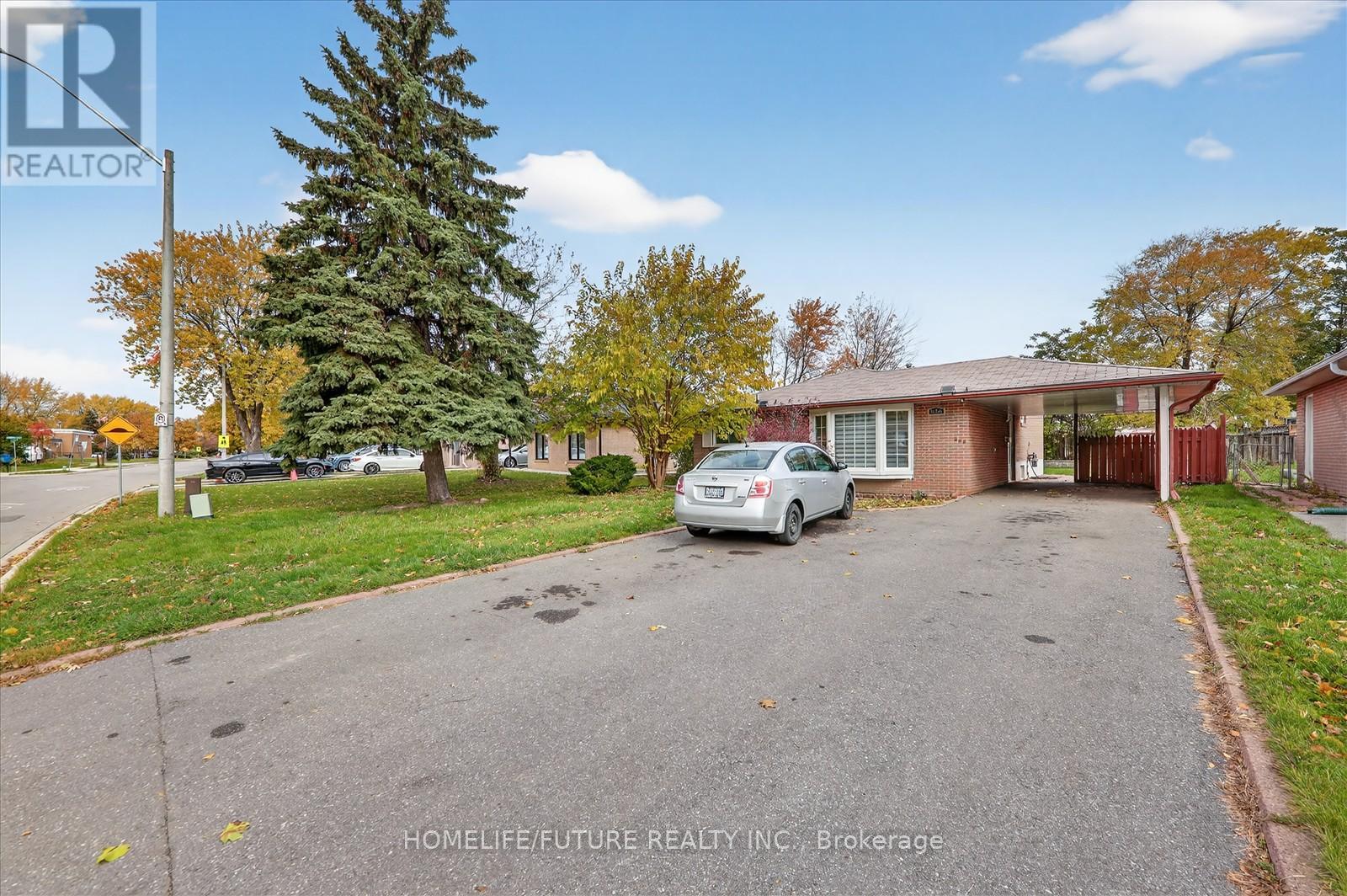 336 Bartley Bull Parkway, Brampton, Ontario  L6W 2L3 - Photo 2 - W12522228