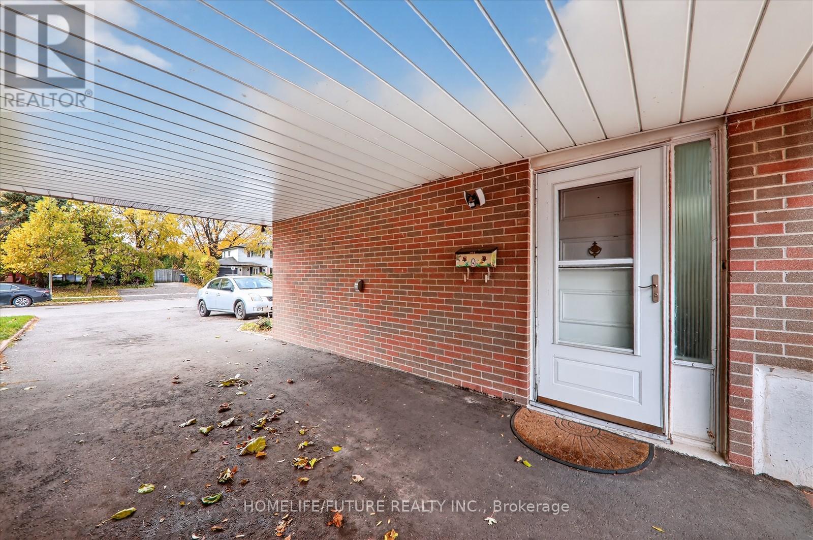 336 Bartley Bull Parkway, Brampton, Ontario  L6W 2L3 - Photo 5 - W12522228