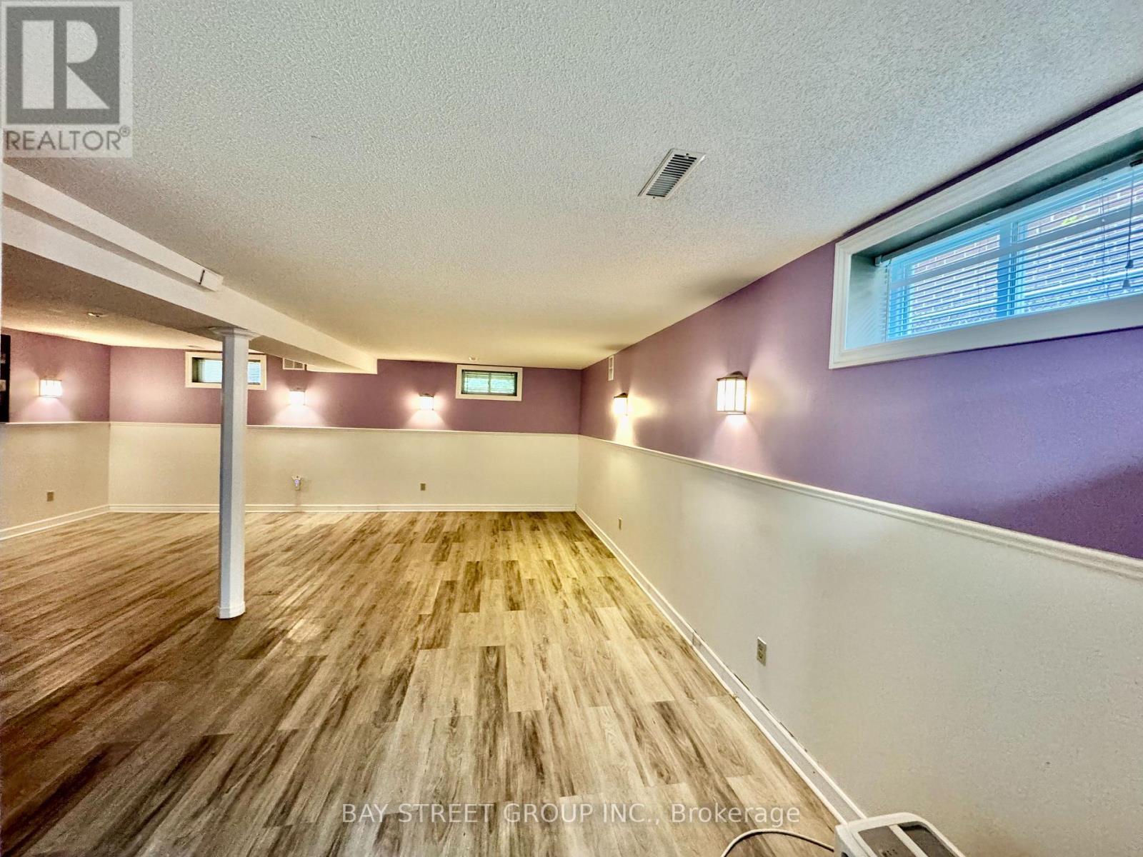 Lower - 3136 Victoria Street, Oakville, Ontario  L6L 1K2 - Photo 5 - W12522262