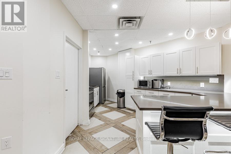 305 - 236 Albion Road, Toronto, Ontario M9W 6A6 - Photo 8 - W12522276