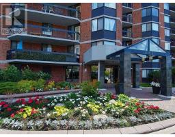 305 - 236 ALBION ROAD, Toronto, Ontario