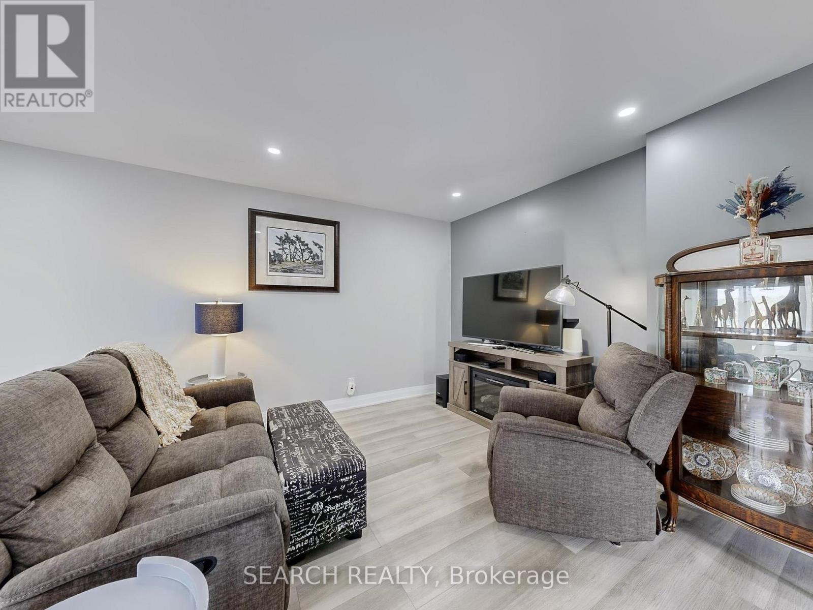 567 Roding Street, Toronto, Ontario M3M 2A4 - Photo 12 - W12522288