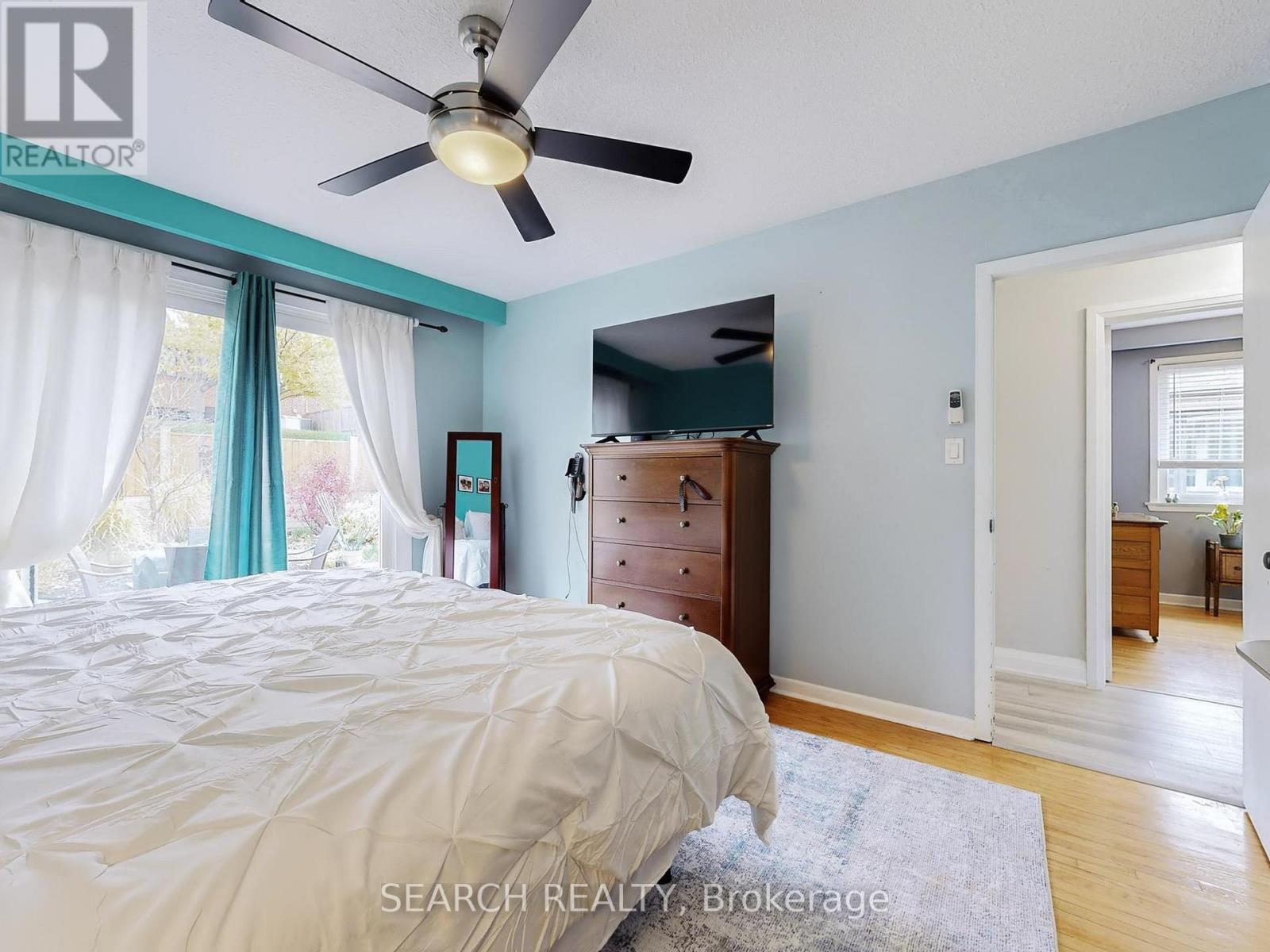 567 Roding Street, Toronto, Ontario M3M 2A4 - Photo 16 - W12522288