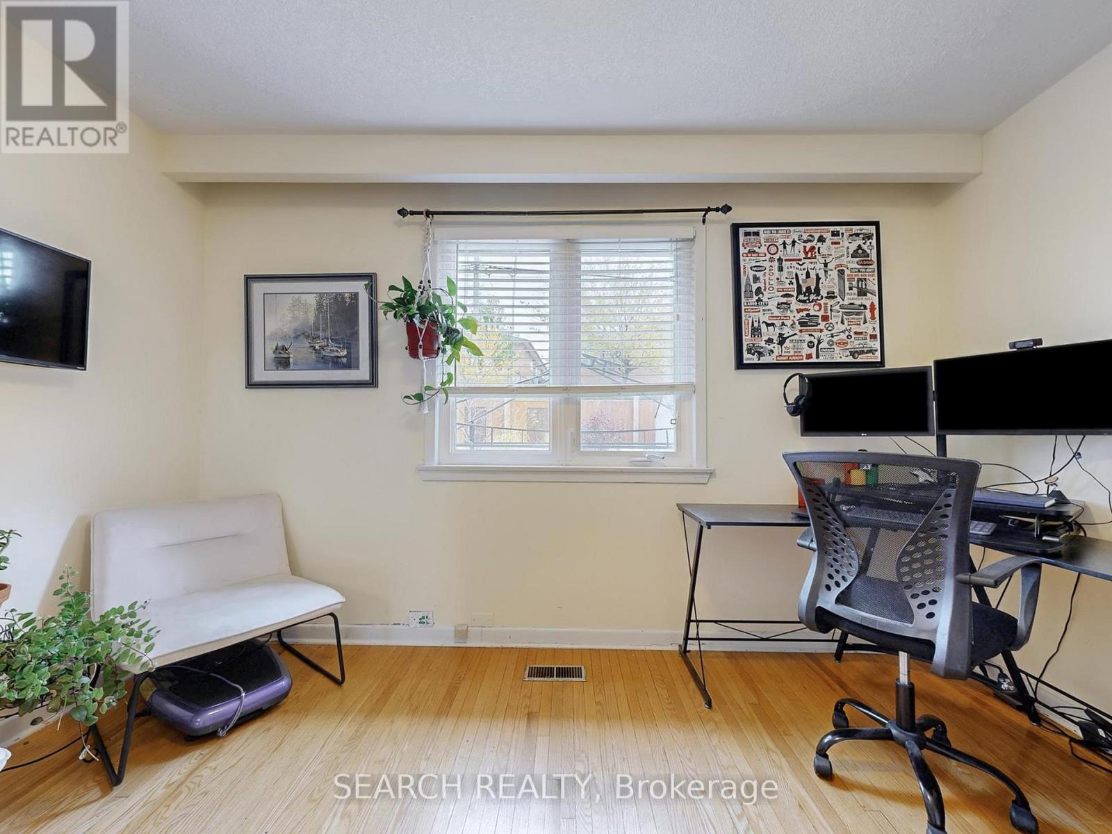 567 Roding Street, Toronto, Ontario M3M 2A4 - Photo 21 - W12522288