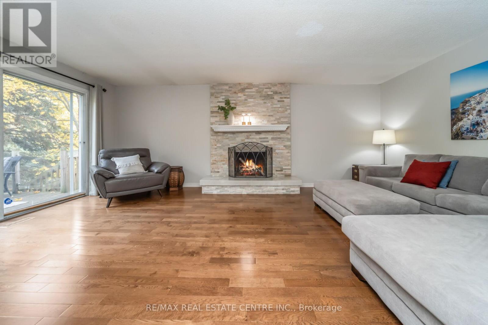 25 Brookbank Court, Brampton, Ontario L6Z 3G4 - Photo 10 - W12522300