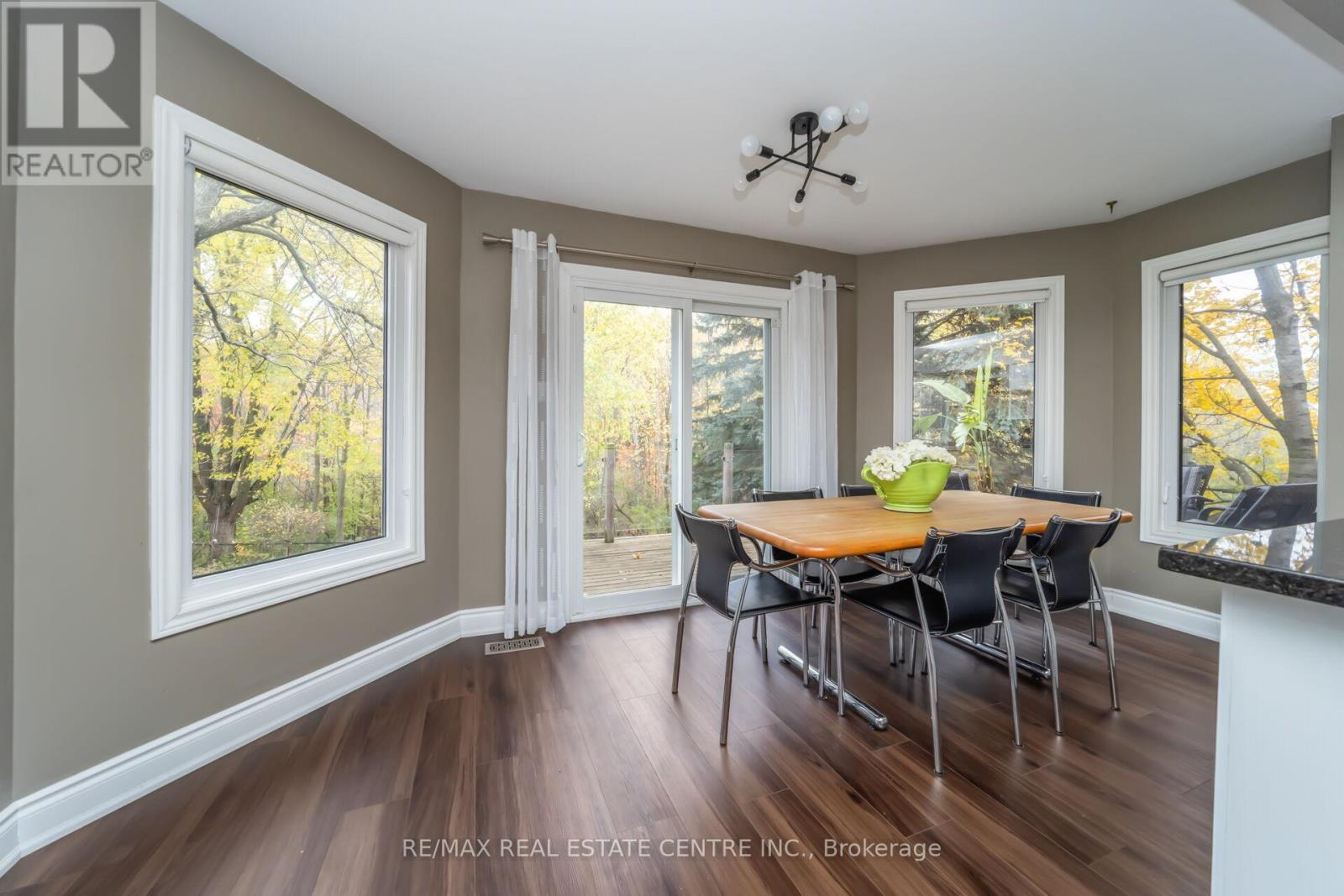 25 Brookbank Court, Brampton, Ontario L6Z 3G4 - Photo 15 - W12522300