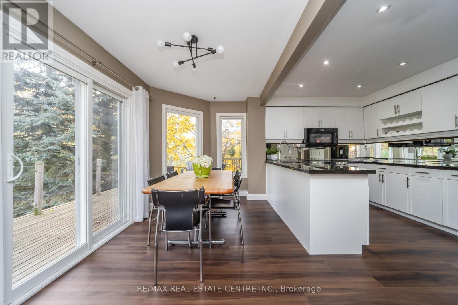 25 Brookbank Court, Brampton, Ontario L6Z 3G4 - Photo 16 - W12522300