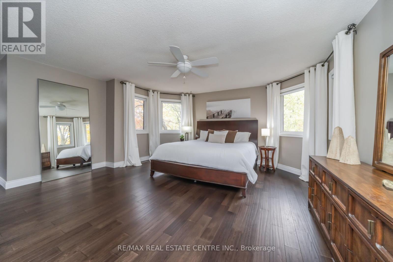 25 Brookbank Court, Brampton, Ontario L6Z 3G4 - Photo 19 - W12522300