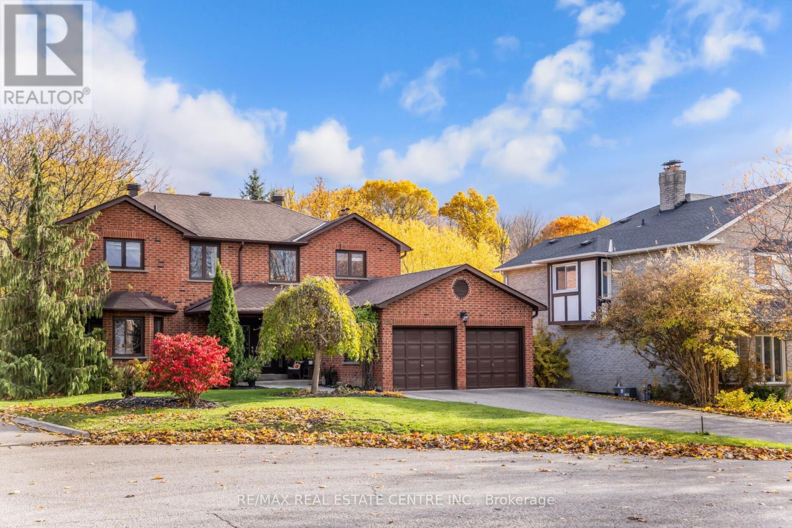 25 Brookbank Court, Brampton, Ontario L6Z 3G4 - Photo 2 - W12522300