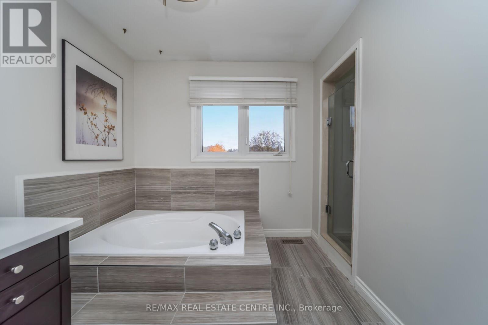 25 Brookbank Court, Brampton, Ontario L6Z 3G4 - Photo 23 - W12522300