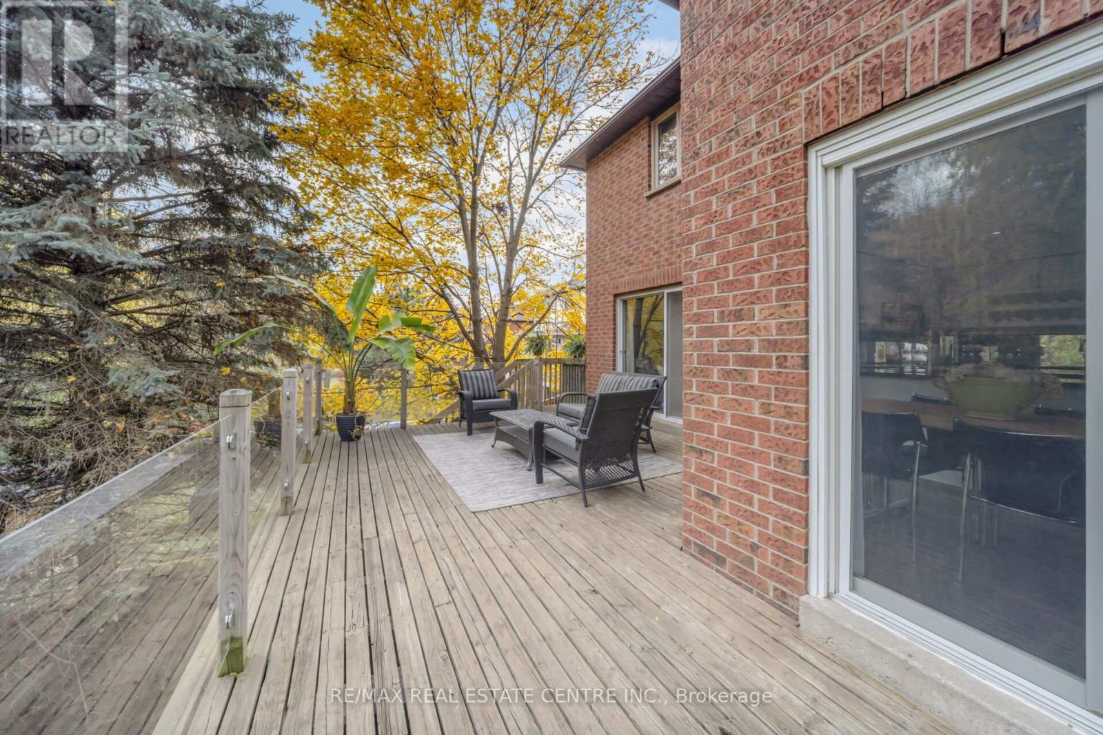 25 Brookbank Court, Brampton, Ontario L6Z 3G4 - Photo 36 - W12522300