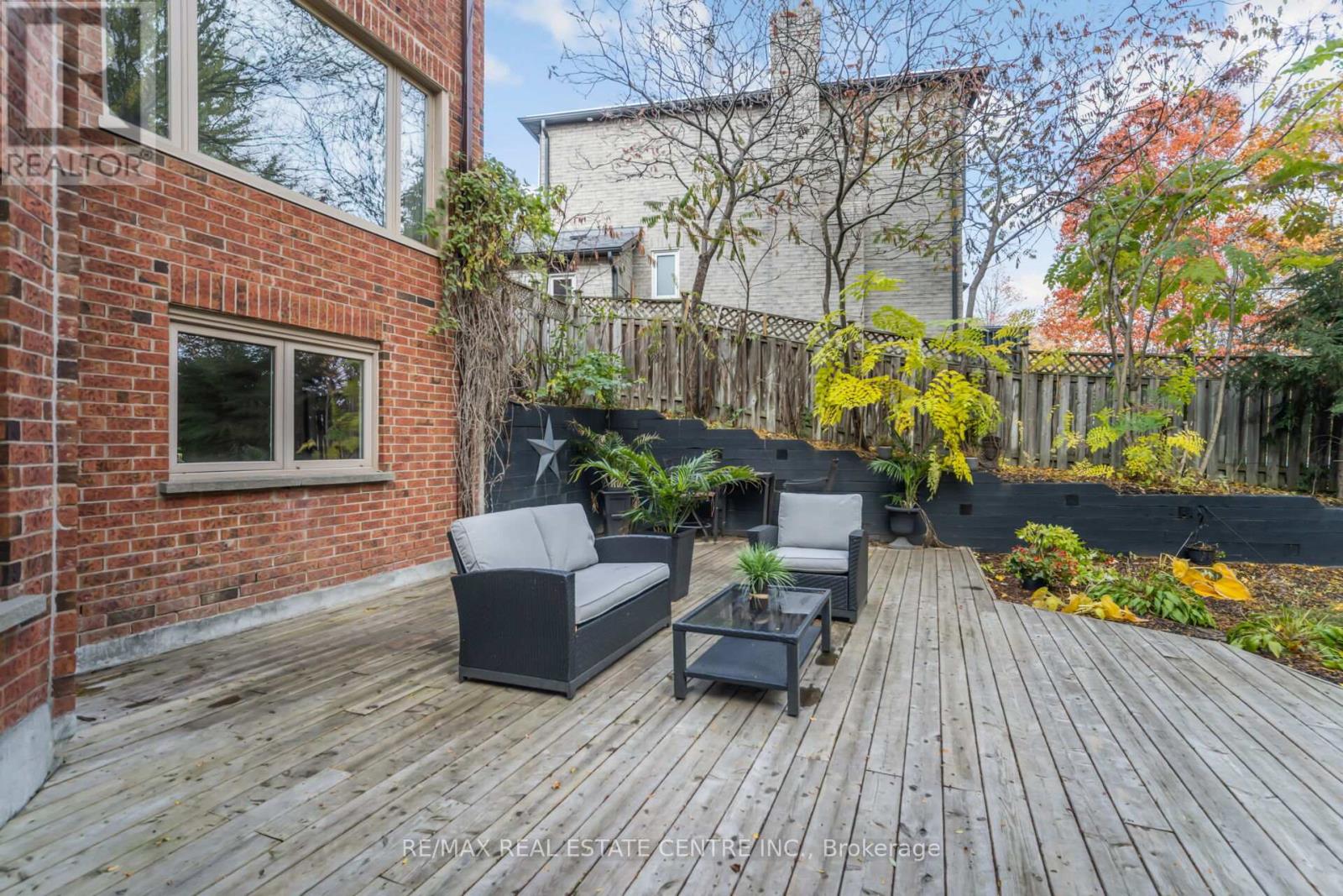 25 Brookbank Court, Brampton, Ontario L6Z 3G4 - Photo 40 - W12522300