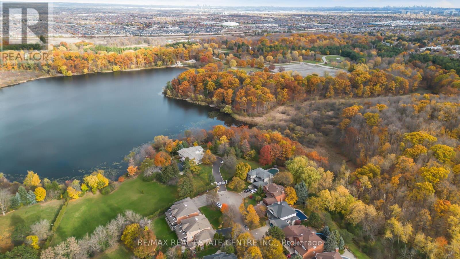 25 Brookbank Court, Brampton, Ontario L6Z 3G4 - Photo 43 - W12522300