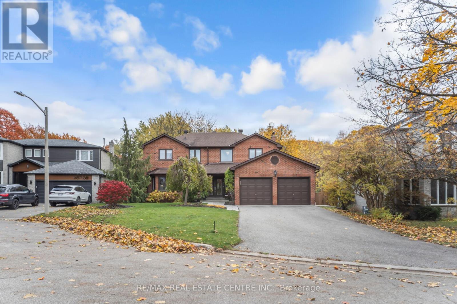 25 Brookbank Court, Brampton, Ontario L6Z 3G4 - Photo 5 - W12522300