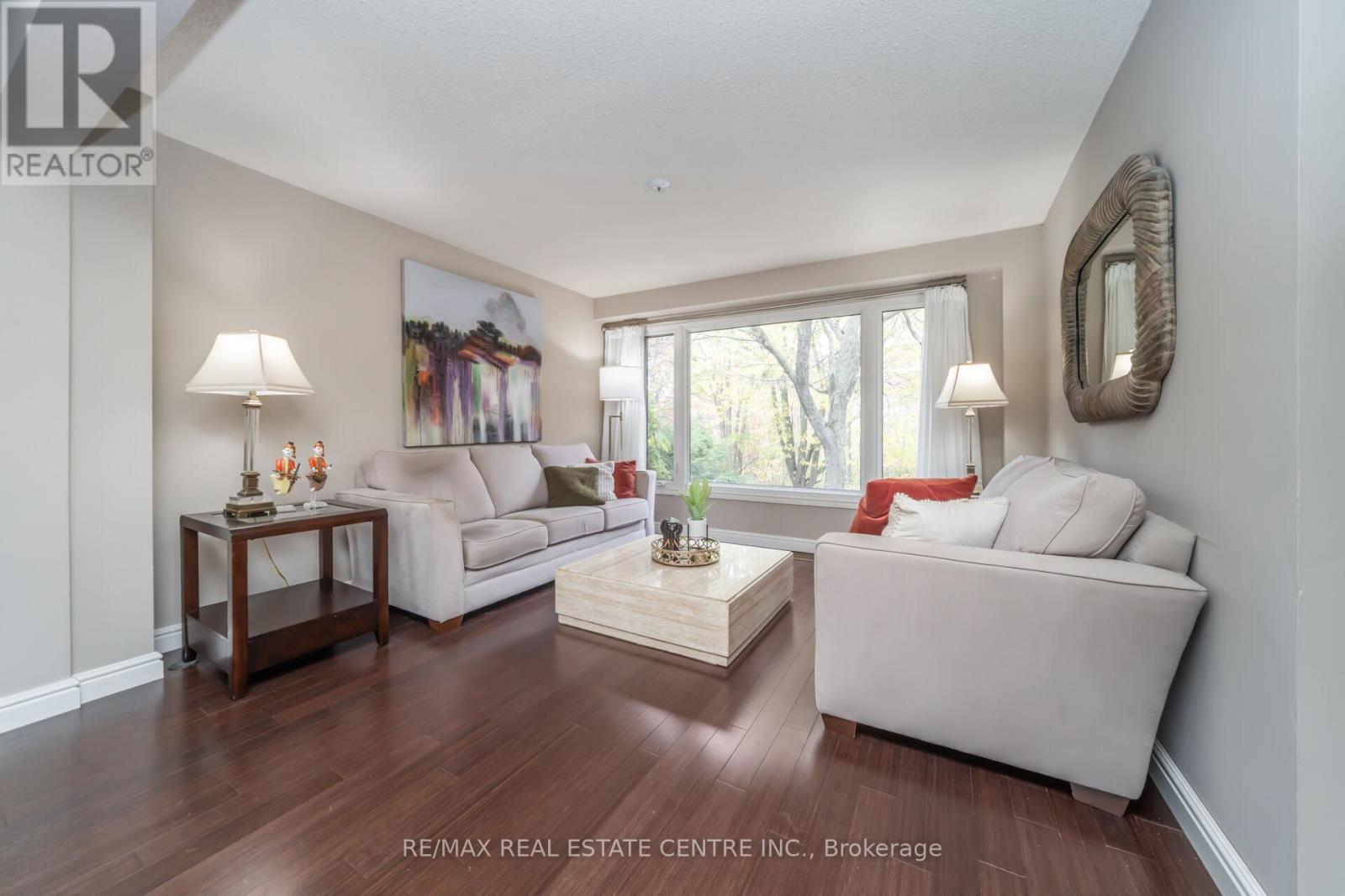 25 Brookbank Court, Brampton, Ontario L6Z 3G4 - Photo 8 - W12522300