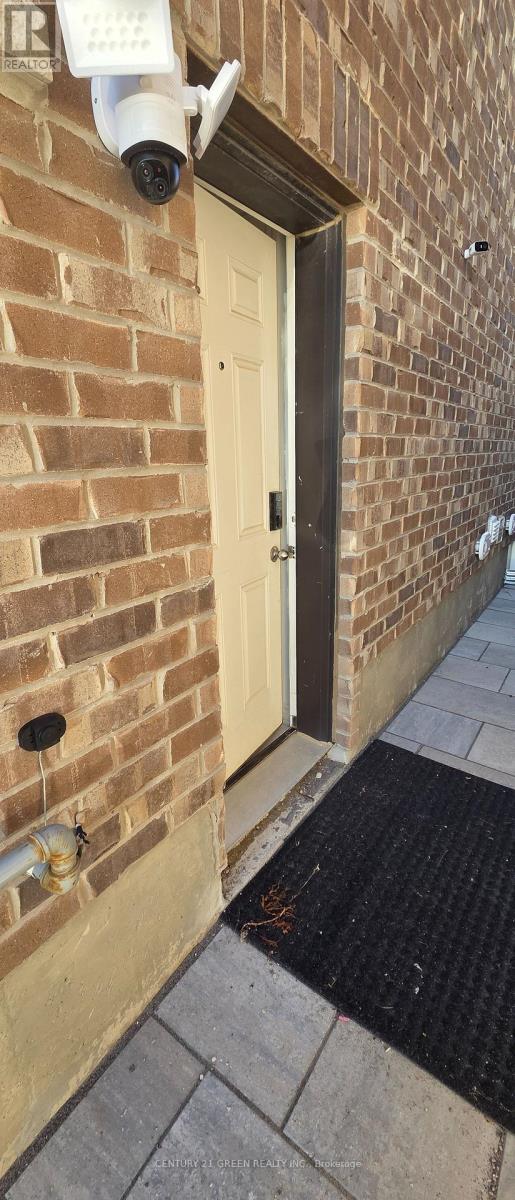 Bsmt - 560 Boyd Lane, Milton, Ontario  L9E 1W6 - Photo 1 - W12522308