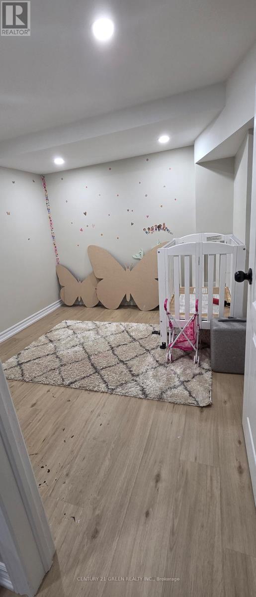 Bsmt - 560 Boyd Lane, Milton, Ontario  L9E 1W6 - Photo 5 - W12522308