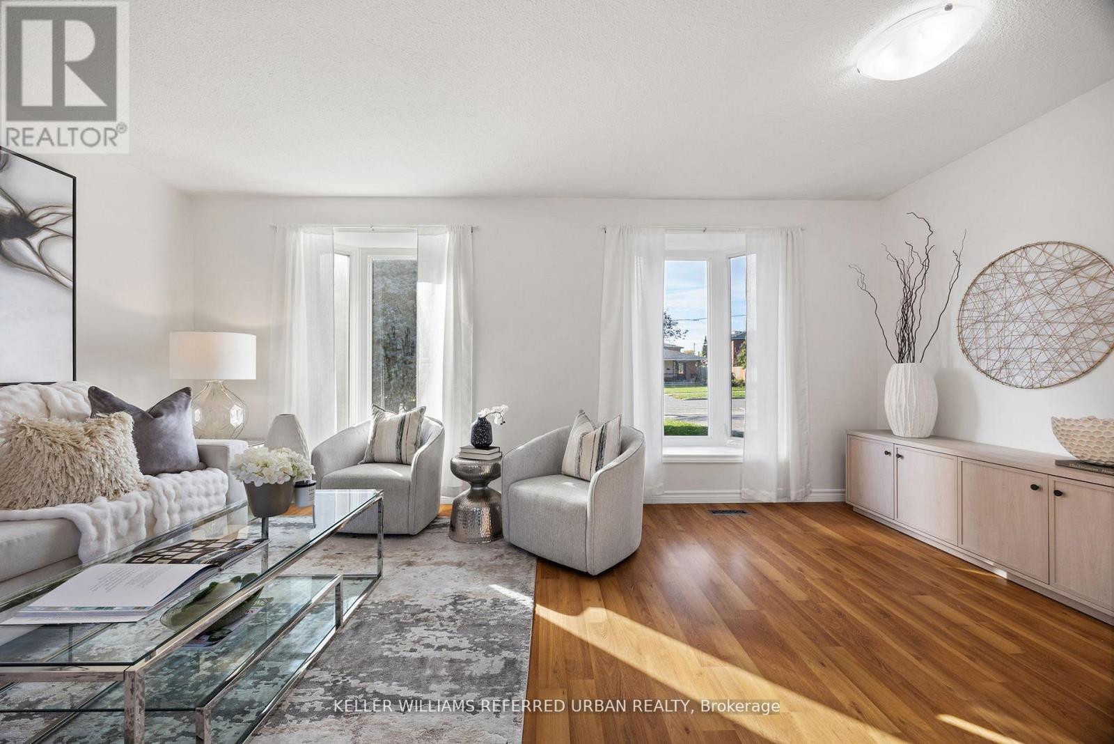 17 Madron Crescent, Toronto, Ontario  M3J 1H8 - Photo 12 - W12522320