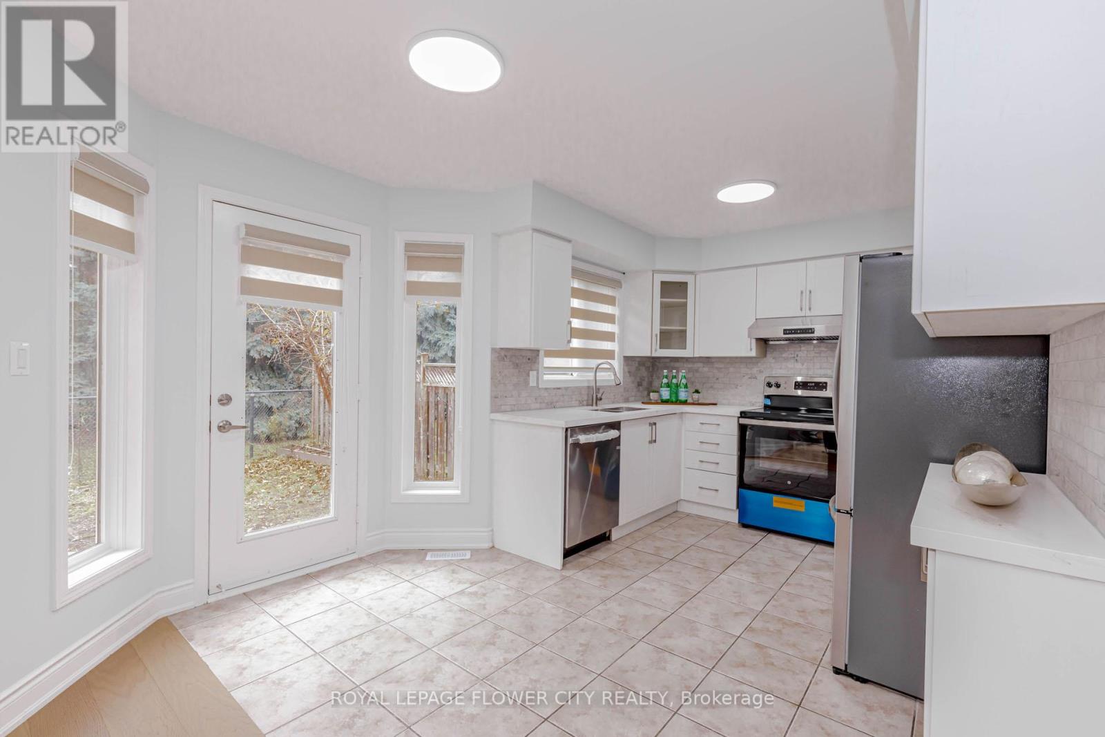 1805 Samuelson Circle, Mississauga, Ontario  L5N 7Z6 - Photo 15 - W12522324