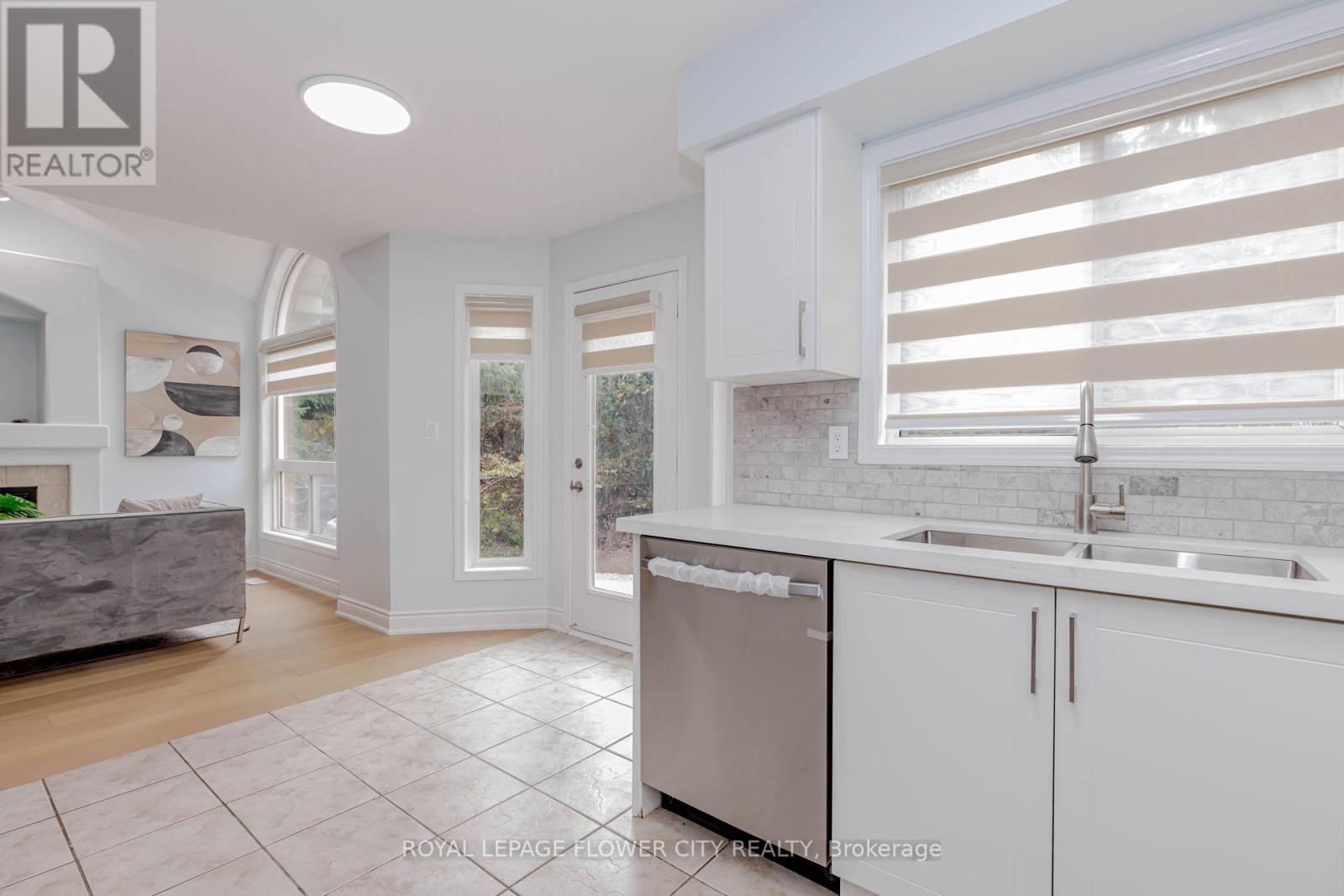 1805 Samuelson Circle, Mississauga, Ontario  L5N 7Z6 - Photo 17 - W12522324