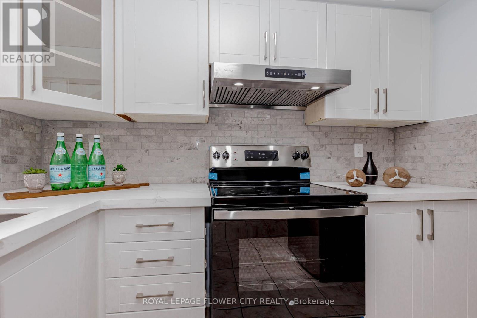 1805 Samuelson Circle, Mississauga, Ontario  L5N 7Z6 - Photo 18 - W12522324