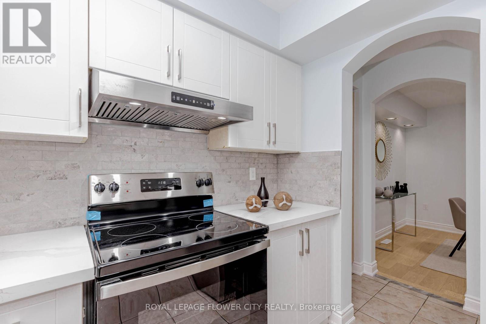 1805 Samuelson Circle, Mississauga, Ontario  L5N 7Z6 - Photo 19 - W12522324