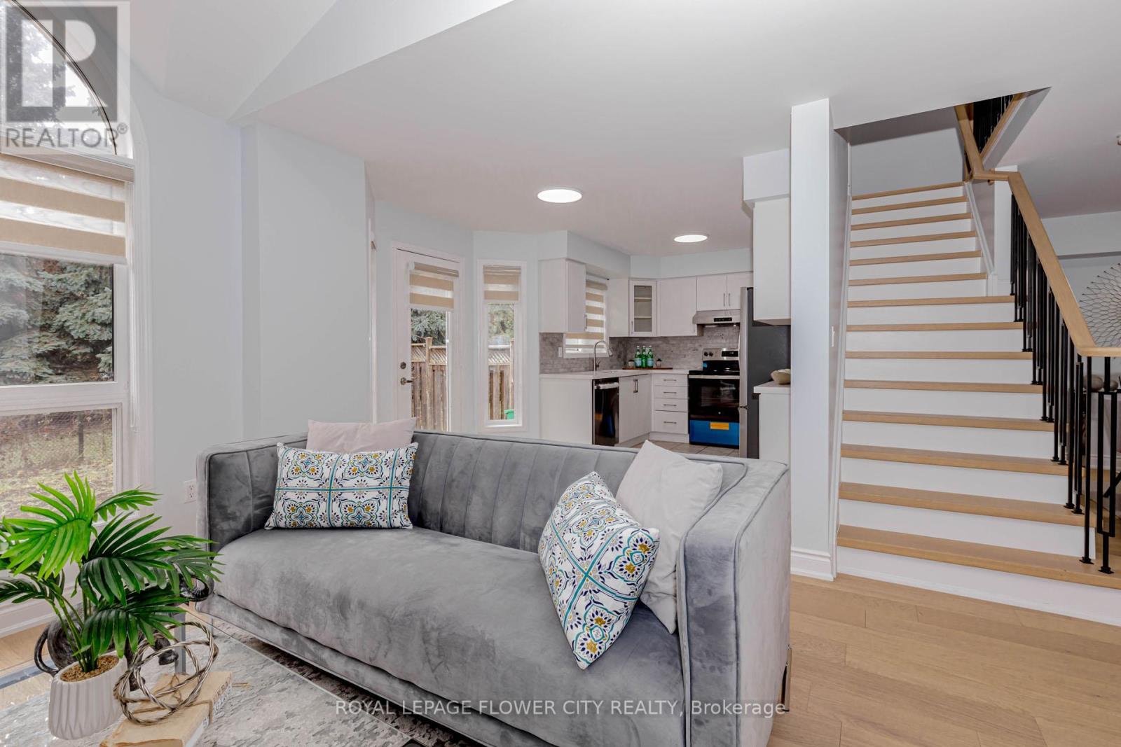 1805 Samuelson Circle, Mississauga, Ontario  L5N 7Z6 - Photo 23 - W12522324