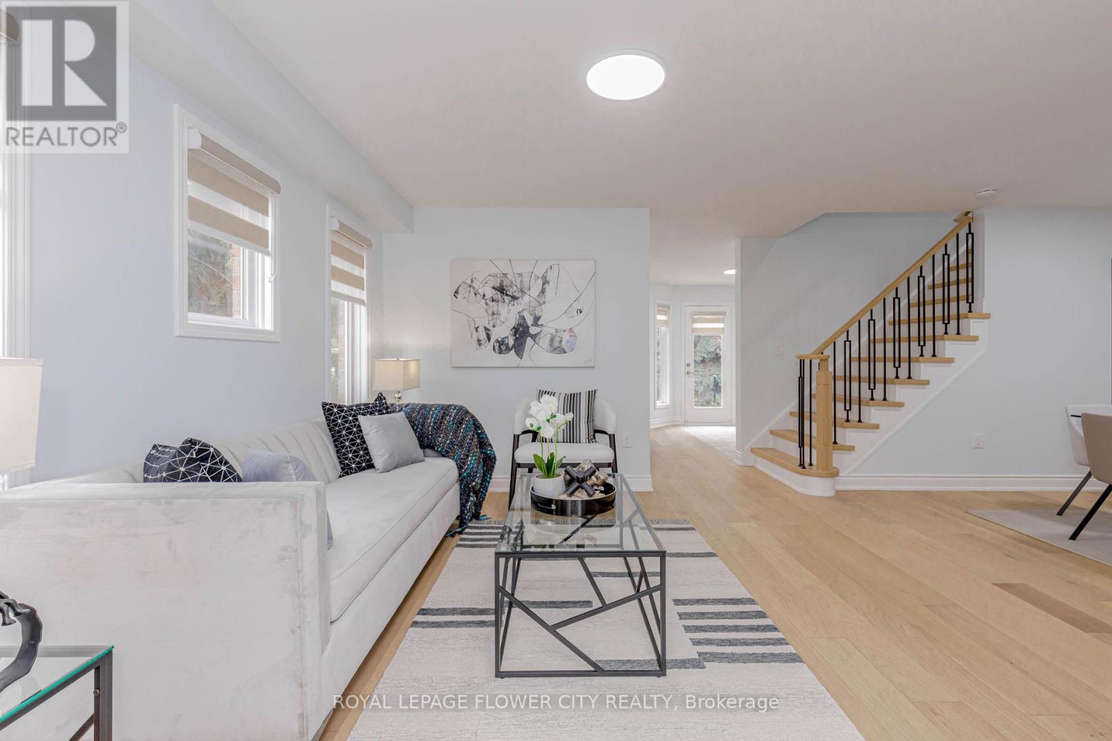 1805 Samuelson Circle, Mississauga, Ontario  L5N 7Z6 - Photo 7 - W12522324