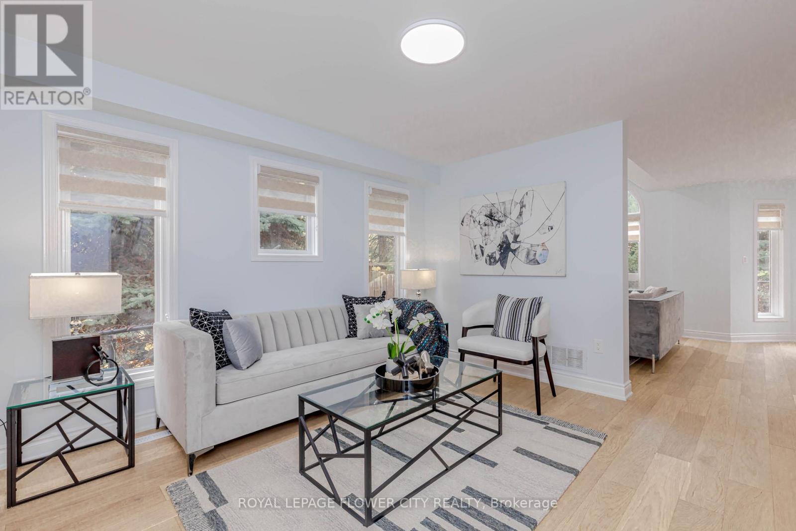 1805 Samuelson Circle, Mississauga, Ontario  L5N 7Z6 - Photo 8 - W12522324