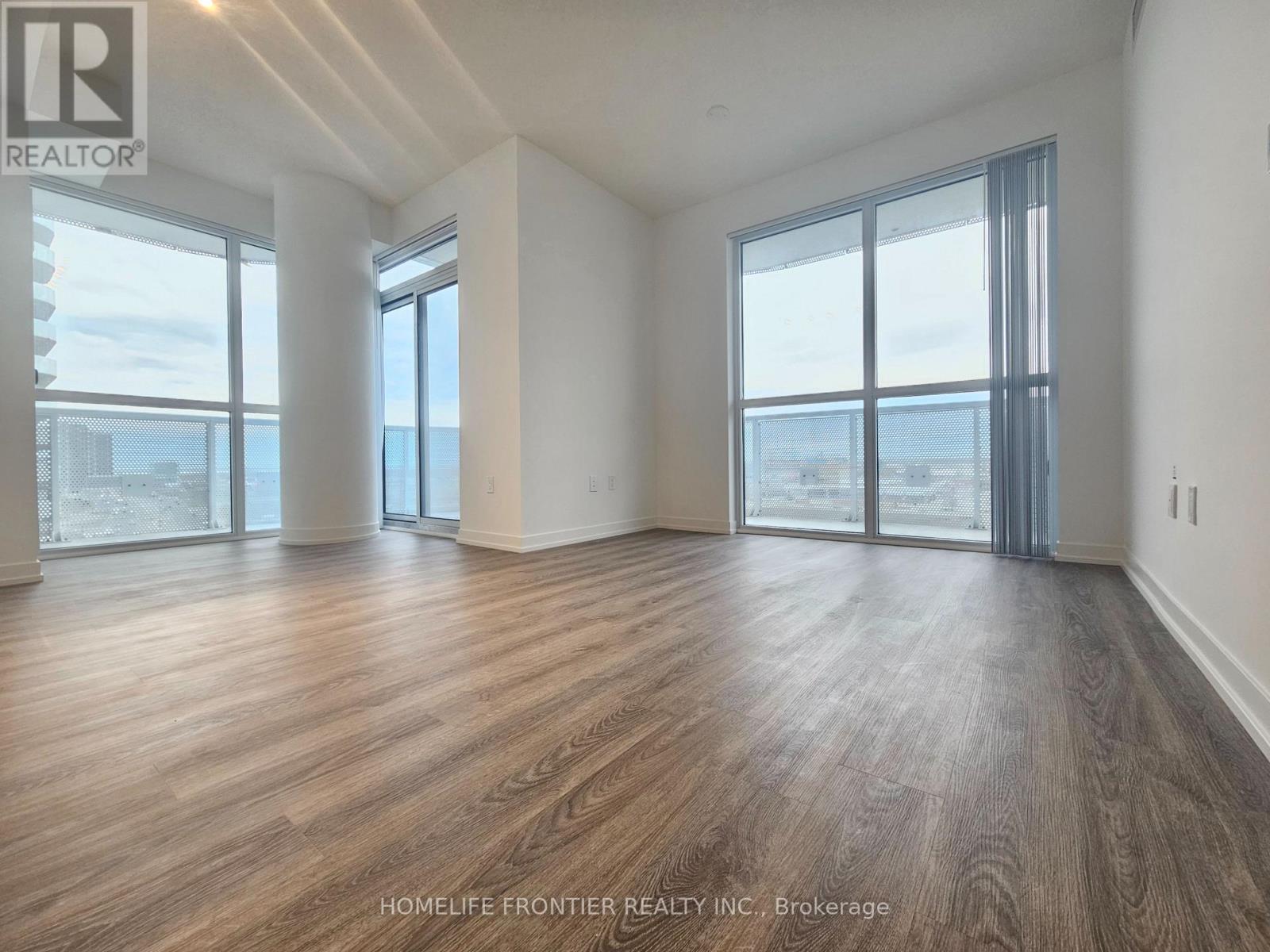 902 - 8 Interchange Way, Vaughan, Ontario  L4K 5Z7 - Photo 5 - N12519720