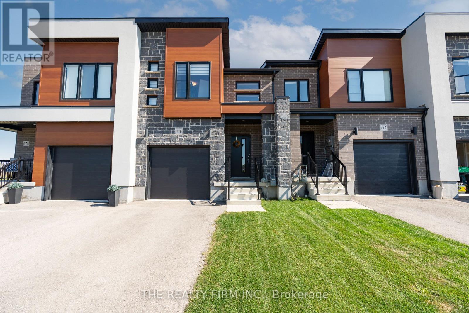 376 BRADSHAW DRIVE, Stratford, Ontario