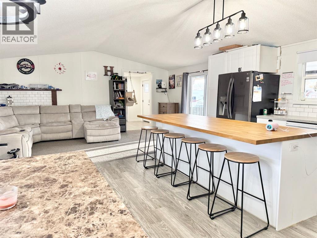 11 Roseglen Drive, Rosemary, Alberta  T0J 2W0 - Photo 9 - A2268083