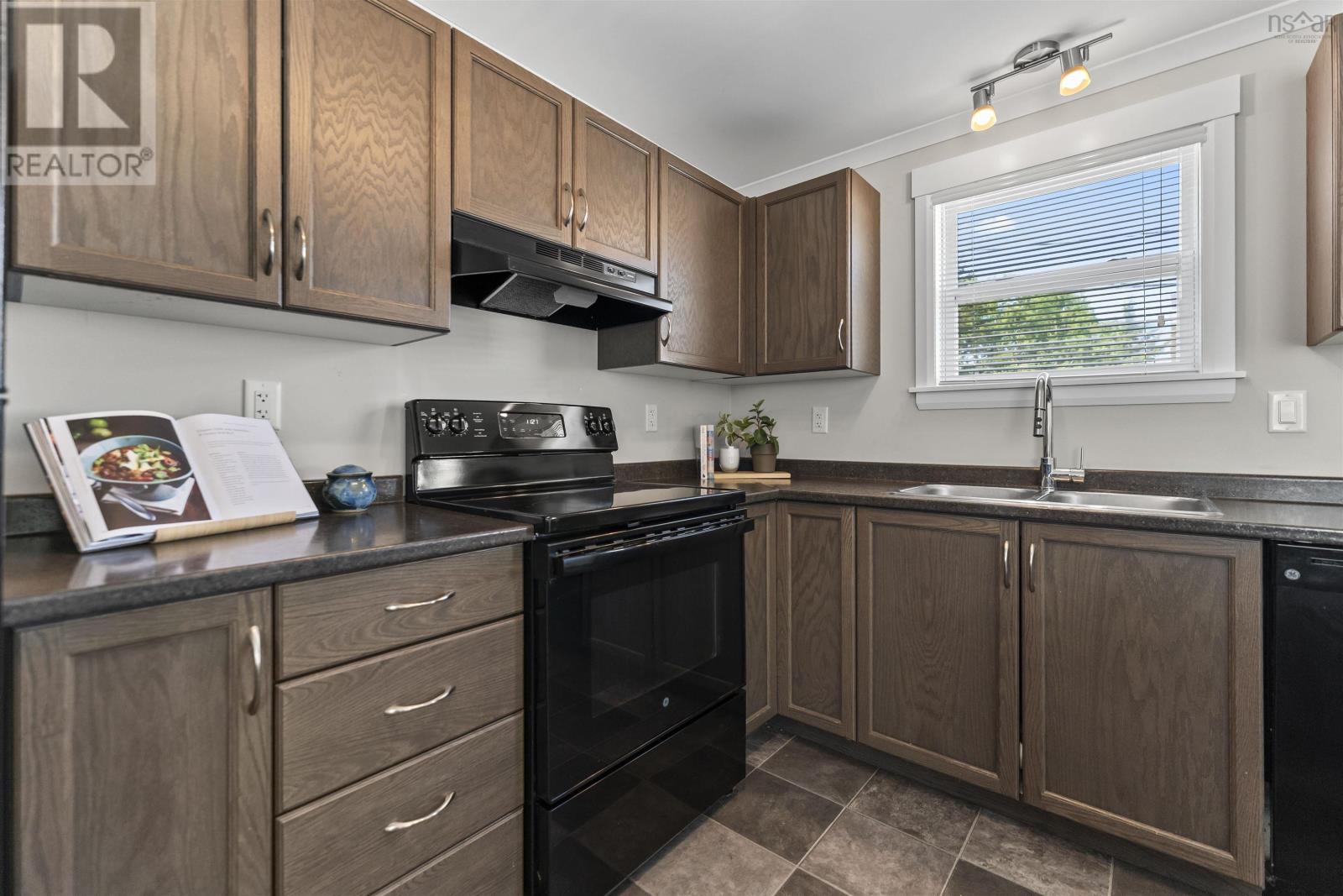 18 Parkview Drive, Middle Sackville, Nova Scotia  B4E 1B6 - Photo 10 - 202522398