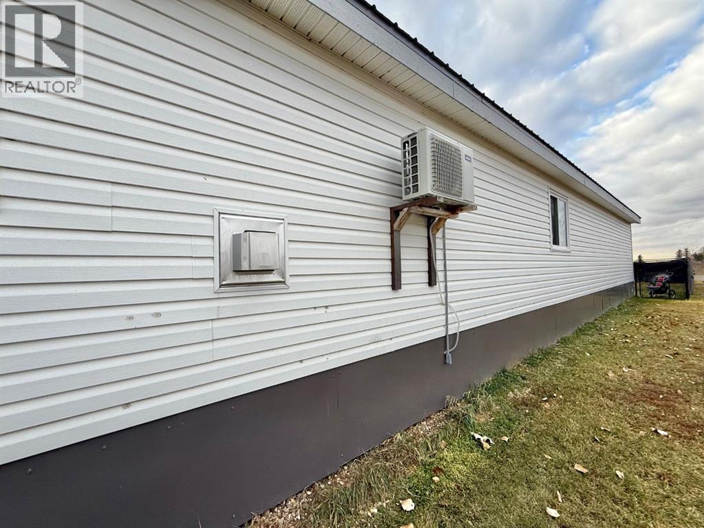 11 Roseglen Drive, Rosemary, Alberta  T0J 2W0 - Photo 6 - A2268083