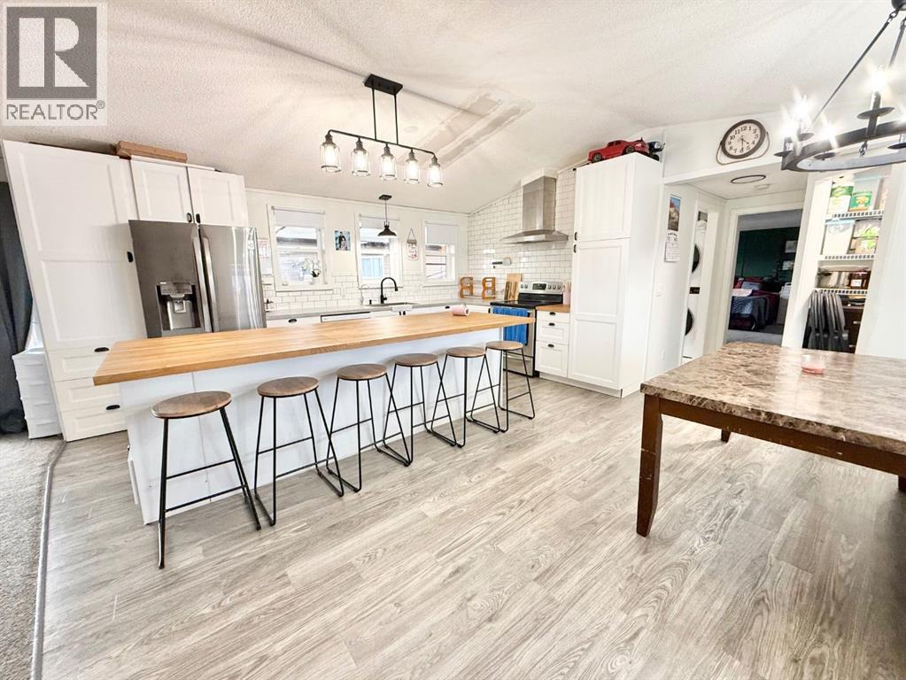 11 Roseglen Drive, Rosemary, Alberta  T0J 2W0 - Photo 8 - A2268083