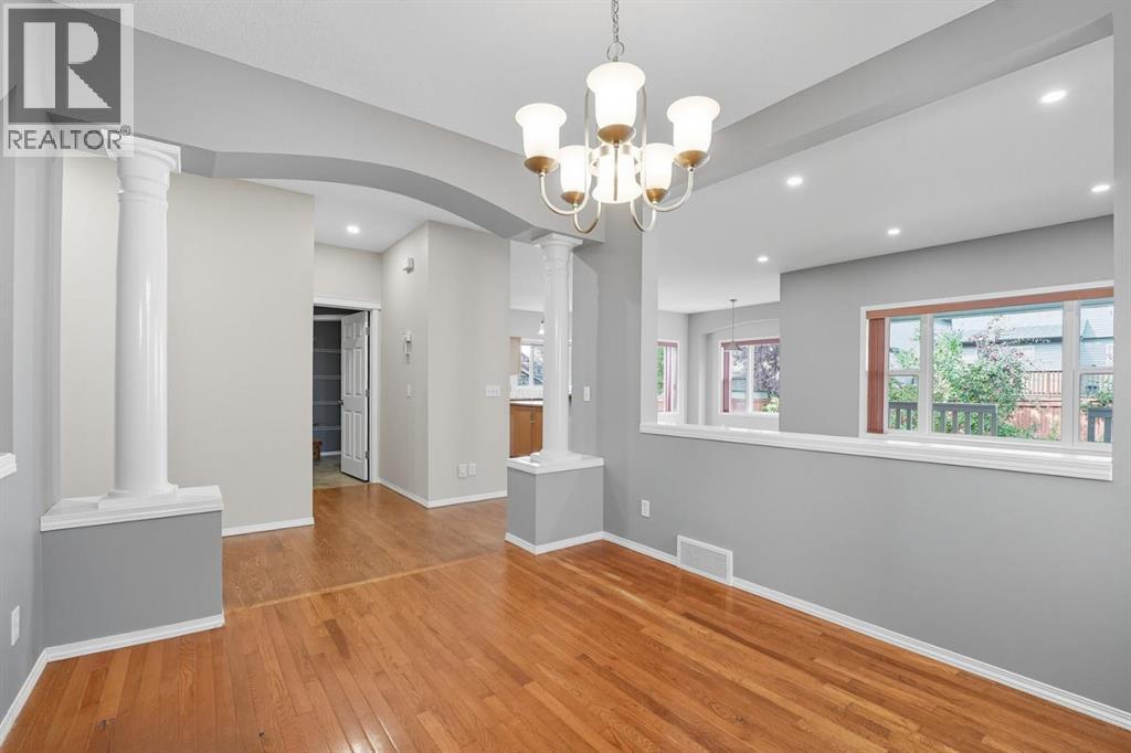 Property at 14 Rockborough Park NW image 5