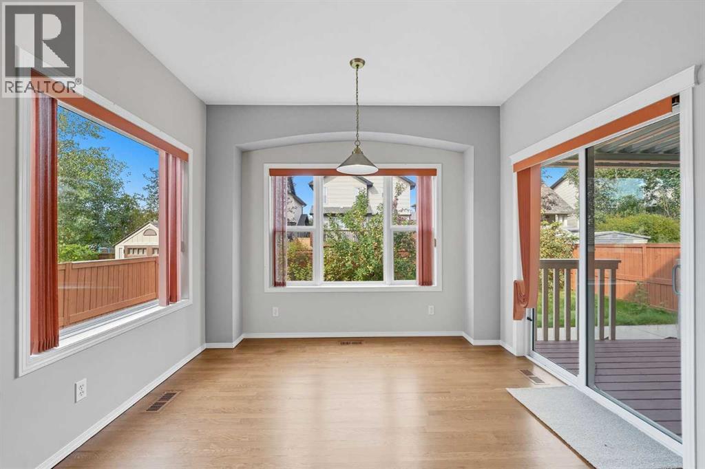 14 Rockborough Park Nw, Calgary, Alberta  T3G 5S8 - Photo 9 - A2226308