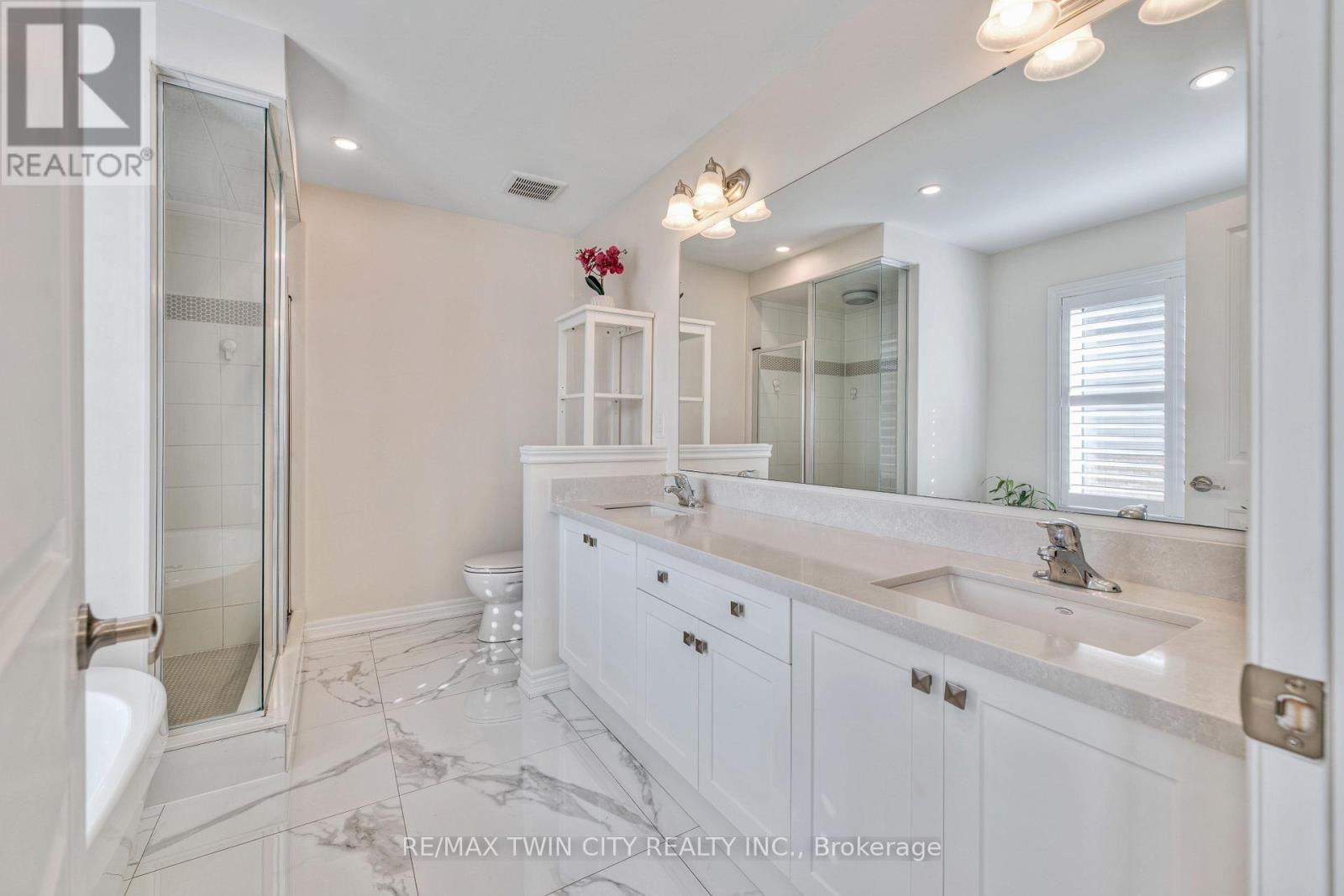 110 Haldimand Street, Kitchener, Ontario  N2R 0R2 - Photo 32 - X12522216