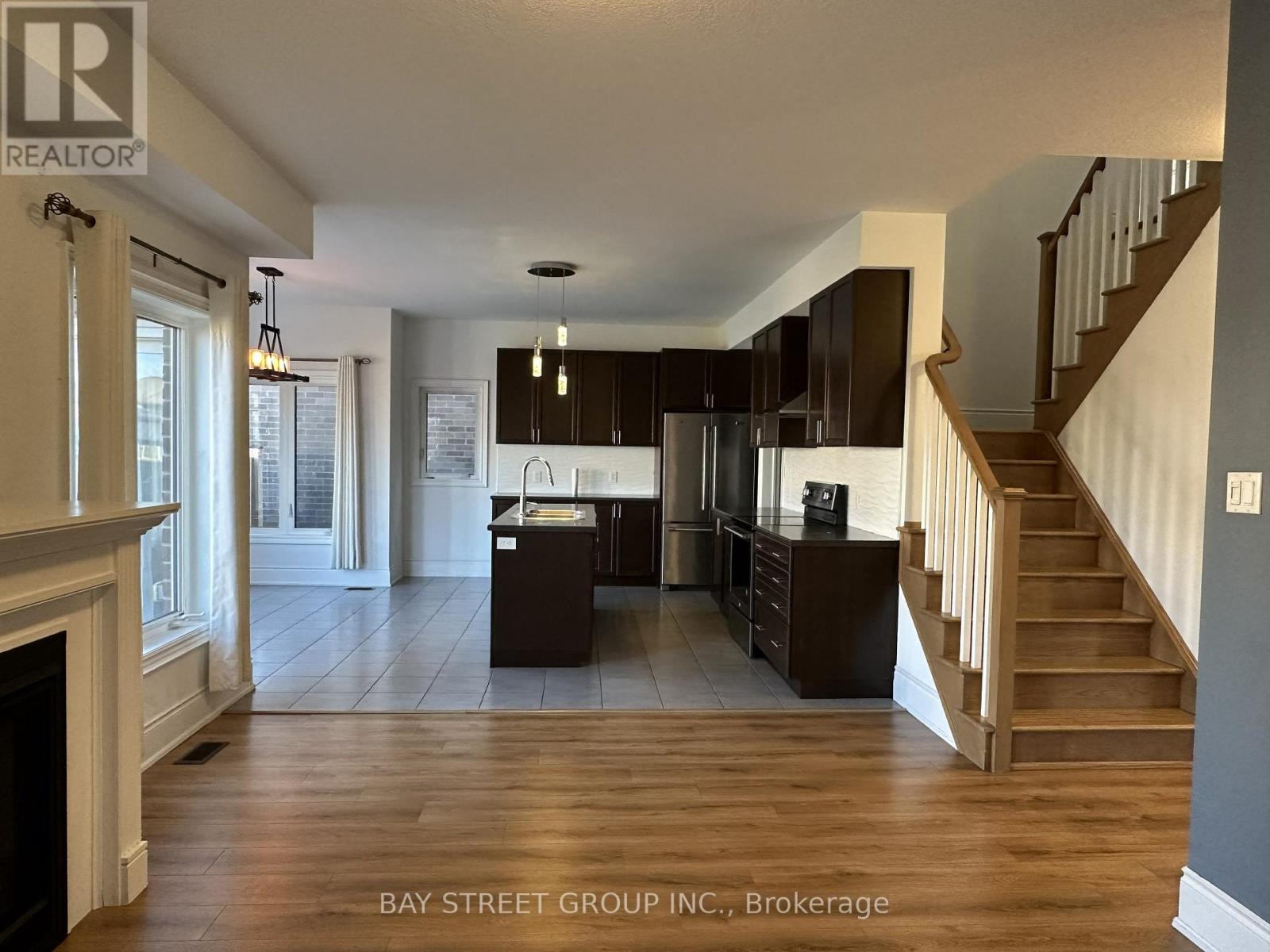 77 Sunset Way, Thorold, Ontario  L2V 0C7 - Photo 7 - X12522272