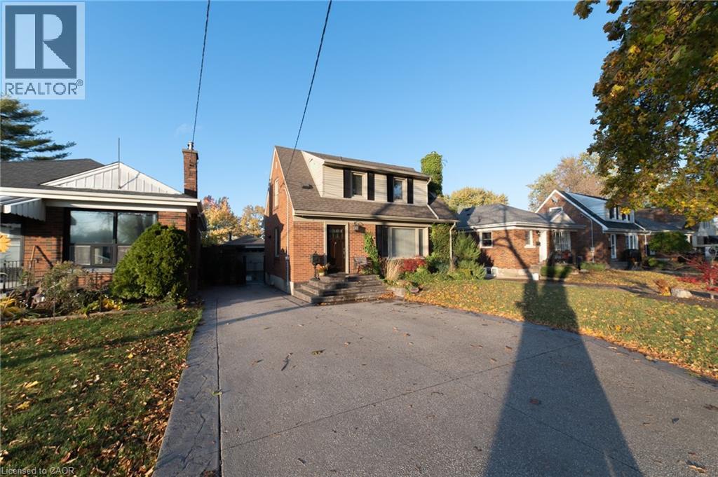 66 Maitland Street, Thorold, Ontario  L2V 3A9 - Photo 2 - 40785370